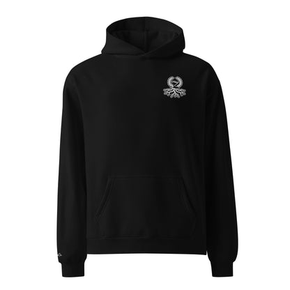 Sudadera oversize negra Zaylachi Co. 319gsm vista frontal. Bordado blanco pecho, capucha sin cordones streetwear.
